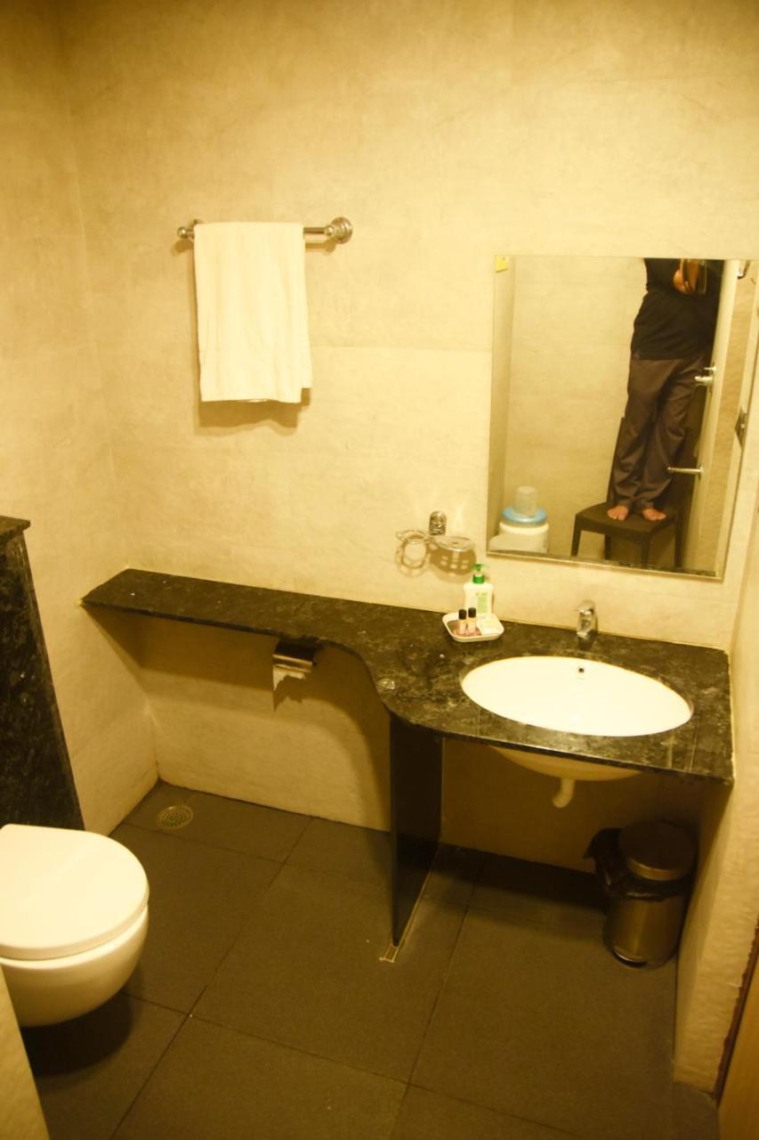גוקרנה Hotel Om International מראה חיצוני תמונה