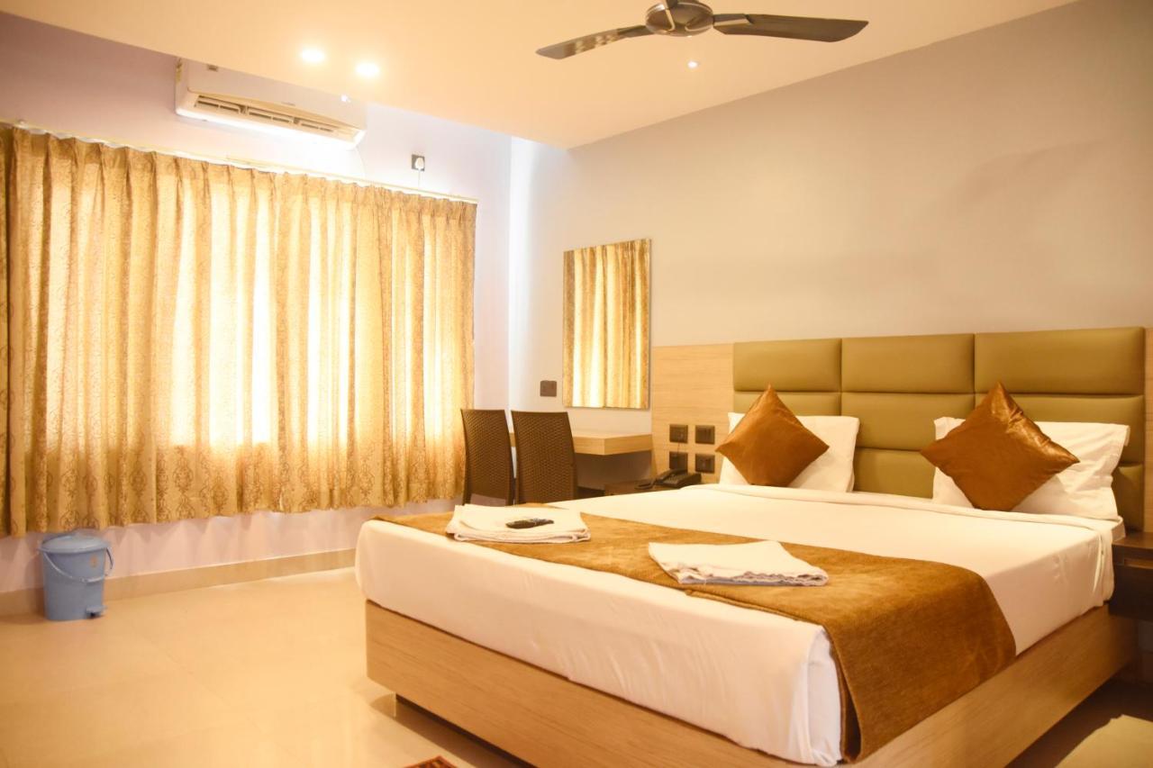 גוקרנה Hotel Om International מראה חיצוני תמונה