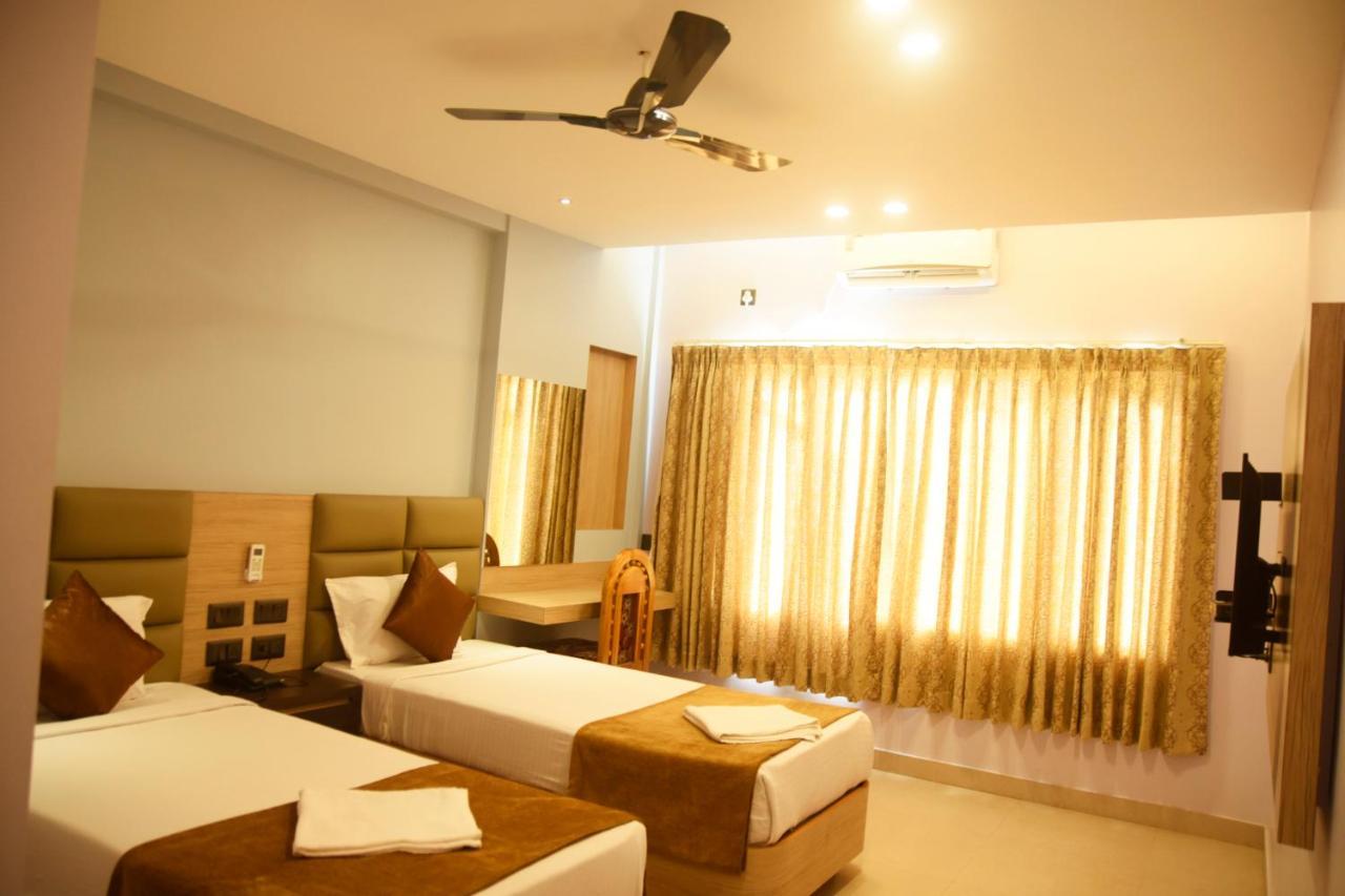 גוקרנה Hotel Om International מראה חיצוני תמונה