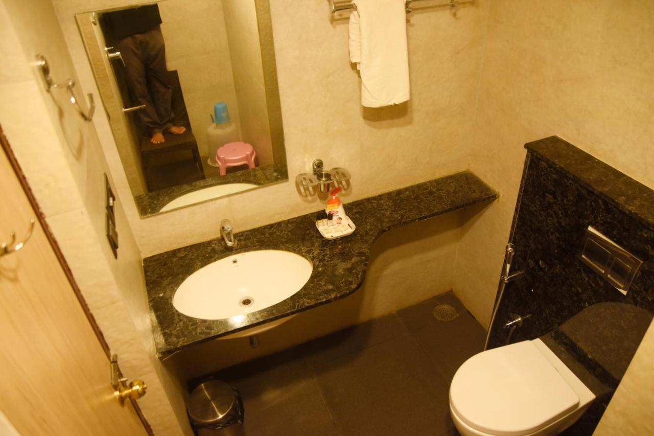 גוקרנה Hotel Om International מראה חיצוני תמונה